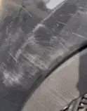 Полірує подряпини